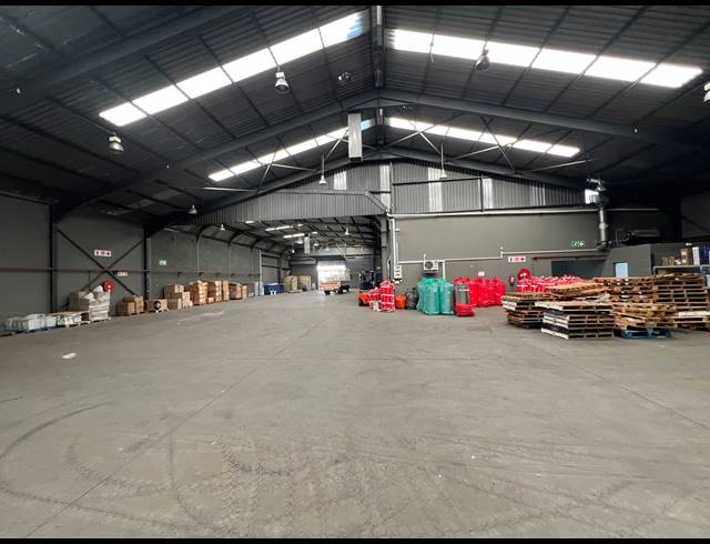 3,399M² WAREHOUSE FOR SALE IN BEACONVALE